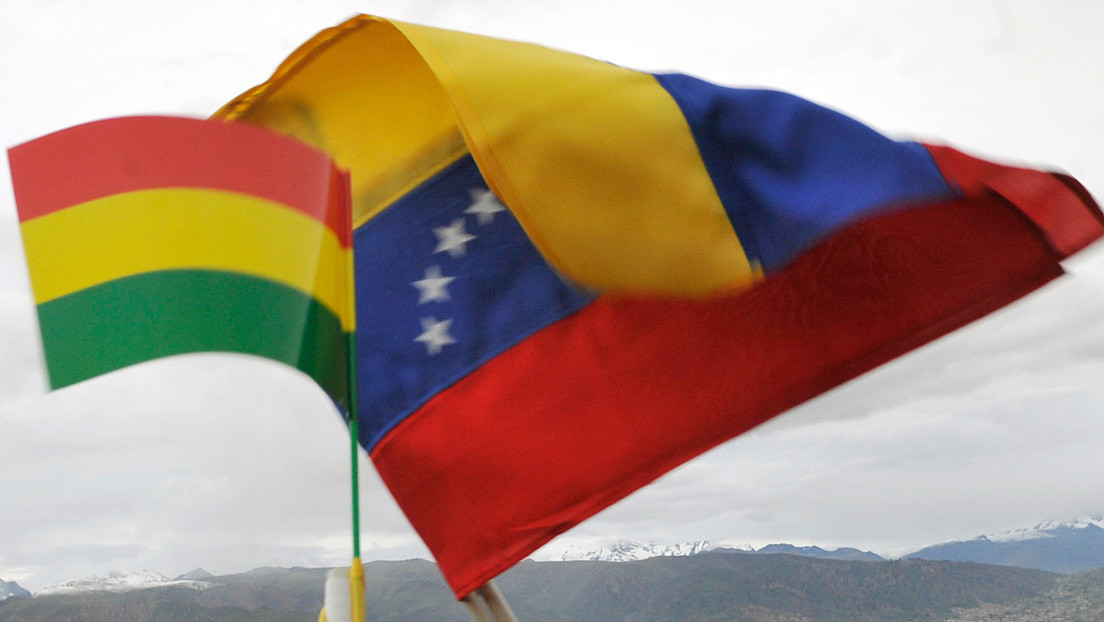Venezuela felicita a Bolivia por el "amplio e inobjetable triunfo" del MAS en las presidenciales