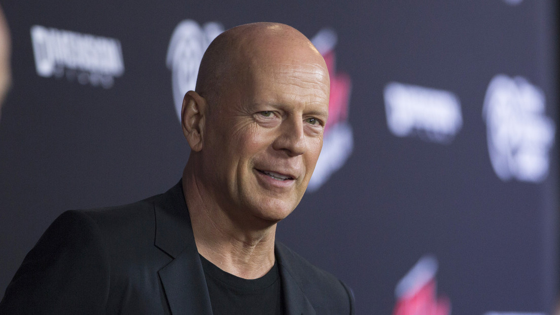 VIDEO: Bruce Willis vuelve a interpretar al icónico personaje de John McClane en un anuncio de baterías para automóviles