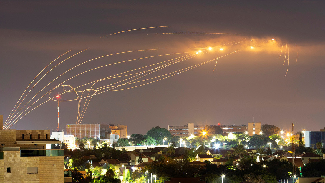 VIDEO: El sistema de defensa antiaérea de Israel intercepta uno de los dos misiles lanzados desde la Franja de Gaza