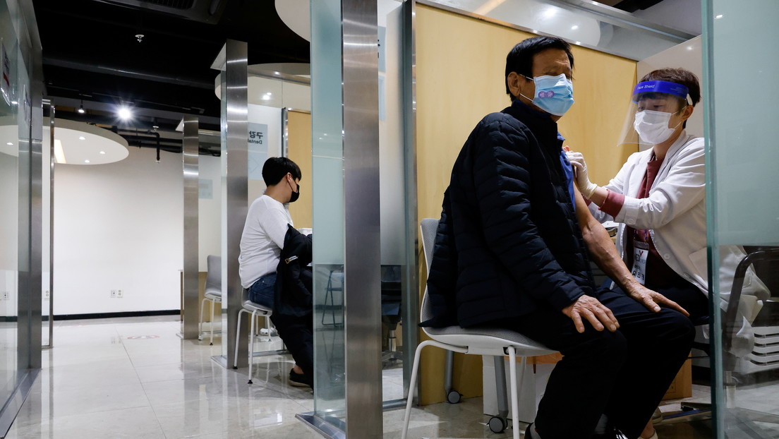 Las autoridades surcoreanas continuarán con las vacunaciones masivas a pesar de la muerte de 48 personas