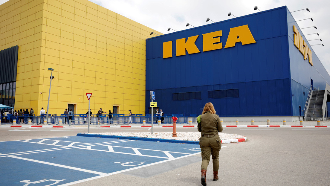 IKEA reimprime 200 millones de copias de su catálogo por una imagen que podía ser considerada como racista (FOTO)