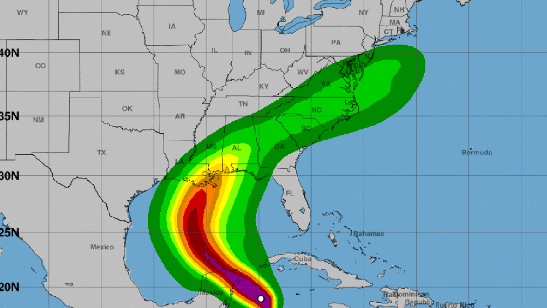 La tormenta tropical Zeta se convierte en huracán mientras avanza hacia el Caribe mexicano