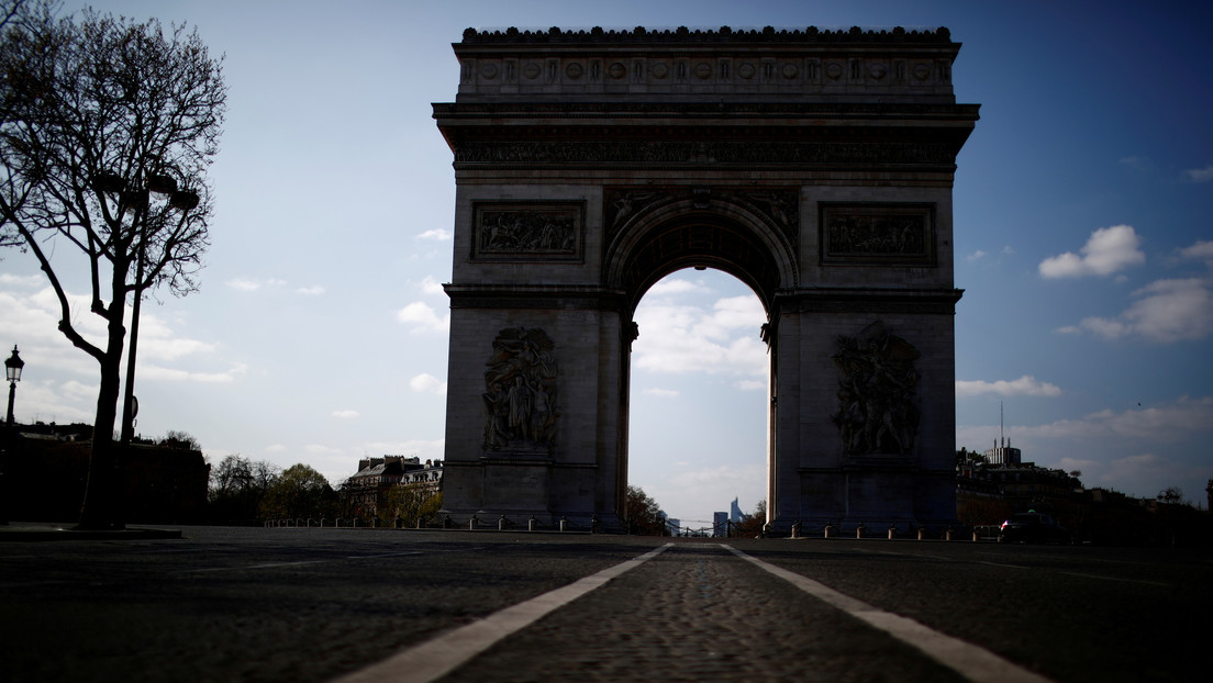 Evacúan la zona del Arco de Triunfo en París por amenaza de bomba