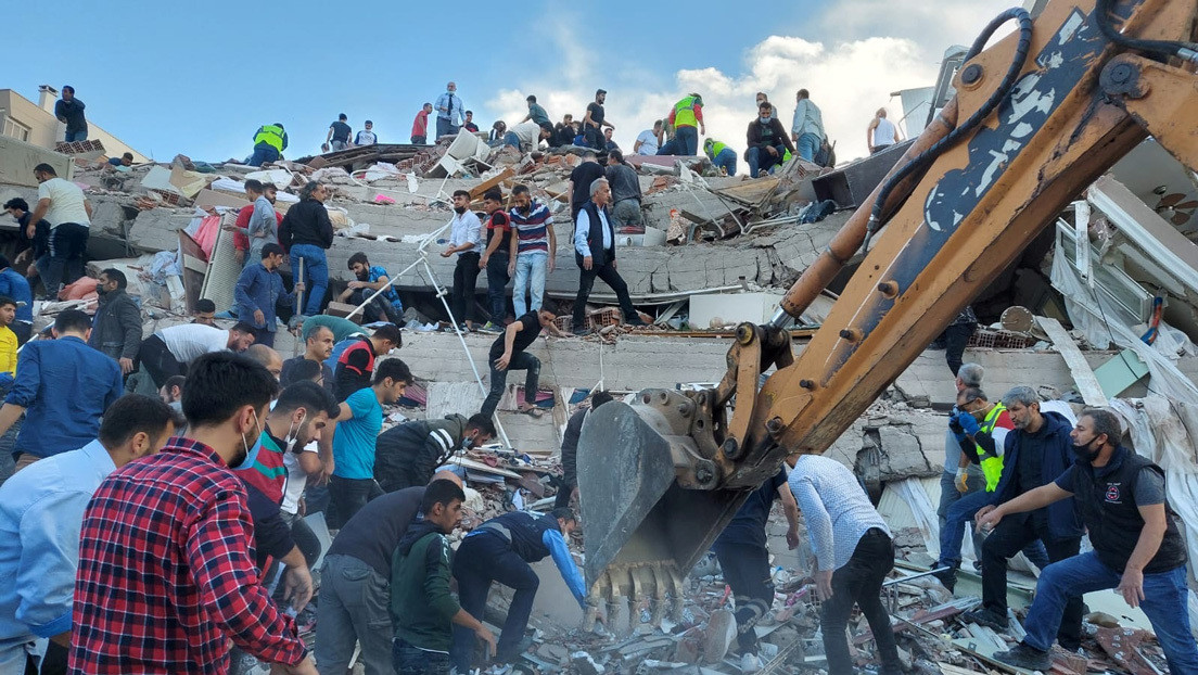 Al menos 36 muertos y más de 880 heridos en Turquía tras el terremoto en el mar Egeo