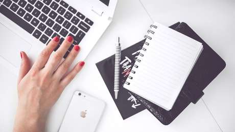 Una vloguera china muere tras ser rociada con gasolina e incendiada por su exmarido mientras transmitía en vivo