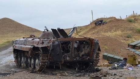 Azerbaiyán celebra la retirada parcial de fuerzas de Nagorno Karabaj y Armenia dice que fue un "truco" para vencer a 200 soldados