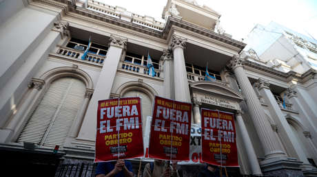 El FMI llega a Argentina para negociar un nuevo programa con la promesa de "escuchar a las autoridades" y no "ajustar aún más el gasto"