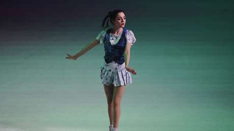 La patinadora rusa Yevguenia Medvédeva, ingresada en el hospital por una lesión en la espalda