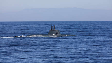 Reportan columnas de humo saliendo de un submarino nuclear en Escocia (FOTOS)