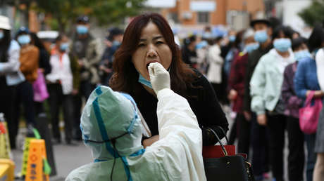 La ciudad china de Qingdao despide a dos altos cargos de salud por un nuevo rebrote de covid-19