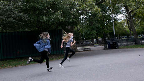 Una niña contagia de covid-19 a once de sus familiares en un viaje a pesar de tener una prueba negativa