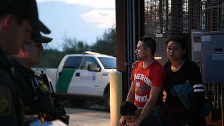 "¿Quién construyó las jaulas, Joe?": Trump ataca a Biden por la anterior política migratoria y este admite "errores" y resulta criticado