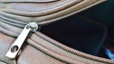 Pierde una bolsa con más de 45.000 dólares en cocaína y avisa a la Policía de su desaparición, pero no esperaba que iban a registrar su contenido