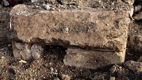 Descubren inusuales "marcas de bruja" en una iglesia de la época medieval en Reino Unido (FOTOS)