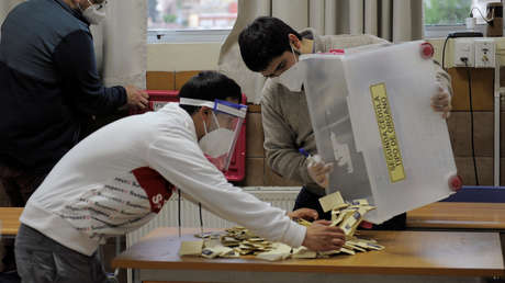 "Un terrible golpe de Estado posmoderno": Una economista colombiana opina sobre los resultados del plebiscito en Chile y las redes la 'aniquilan'