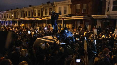 Walmart retira armas de fuego y municiones de sus tiendas en EE.UU. debido a los "disturbios civiles"