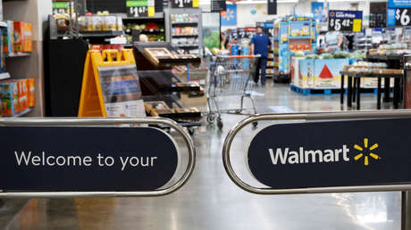 Walmart devuelve armas de fuego y municiones a sus tiendas de EE.UU. tras retirarlas por los "disturbios sociales"