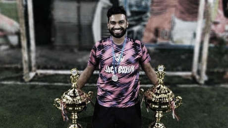 Un futbolista profesional de 26 años muere en pleno partido