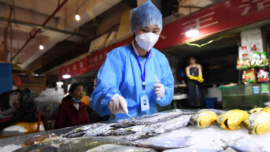 China encuentra rastros de coronavirus en alimentos importados de Ecuador y Brasil
