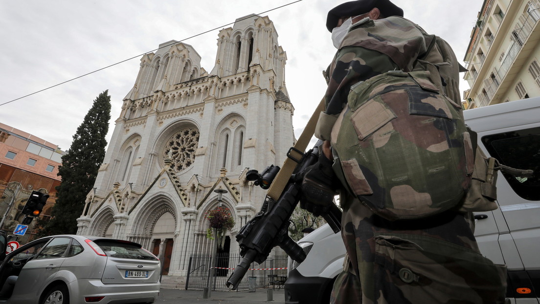 Francia desplegará 14.000 soldados y policías para "salvaguardar la seguridad del país"