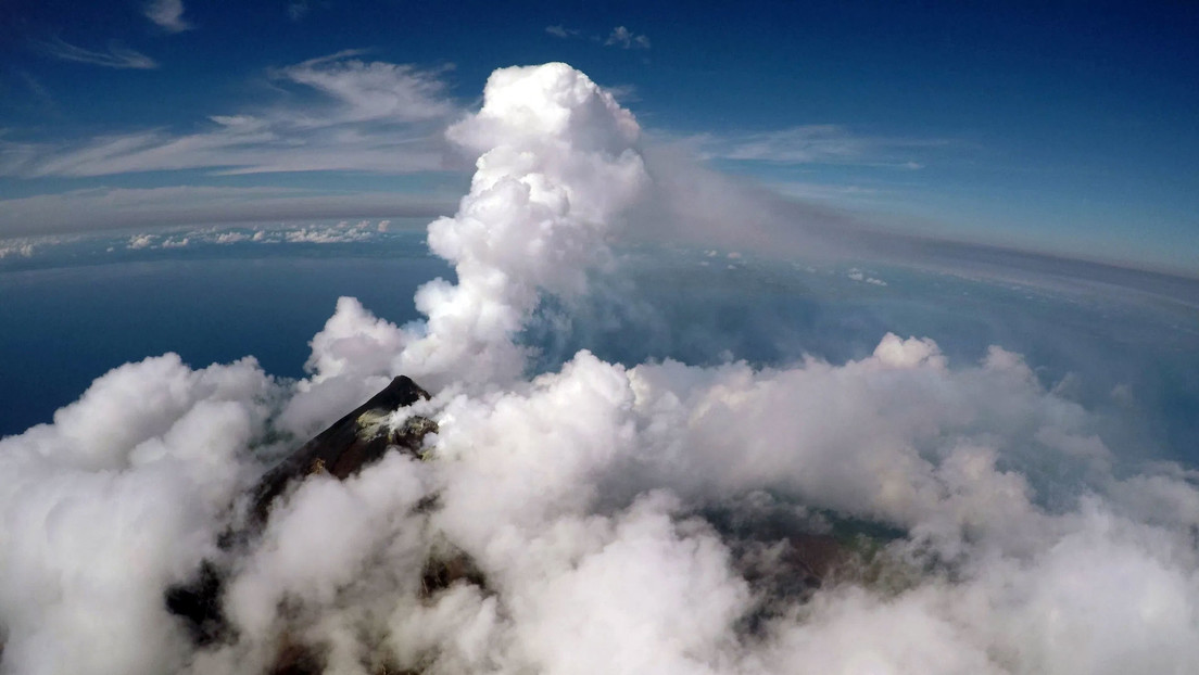 Mandan drones a un volcán para pronosticar erupciones posteriores