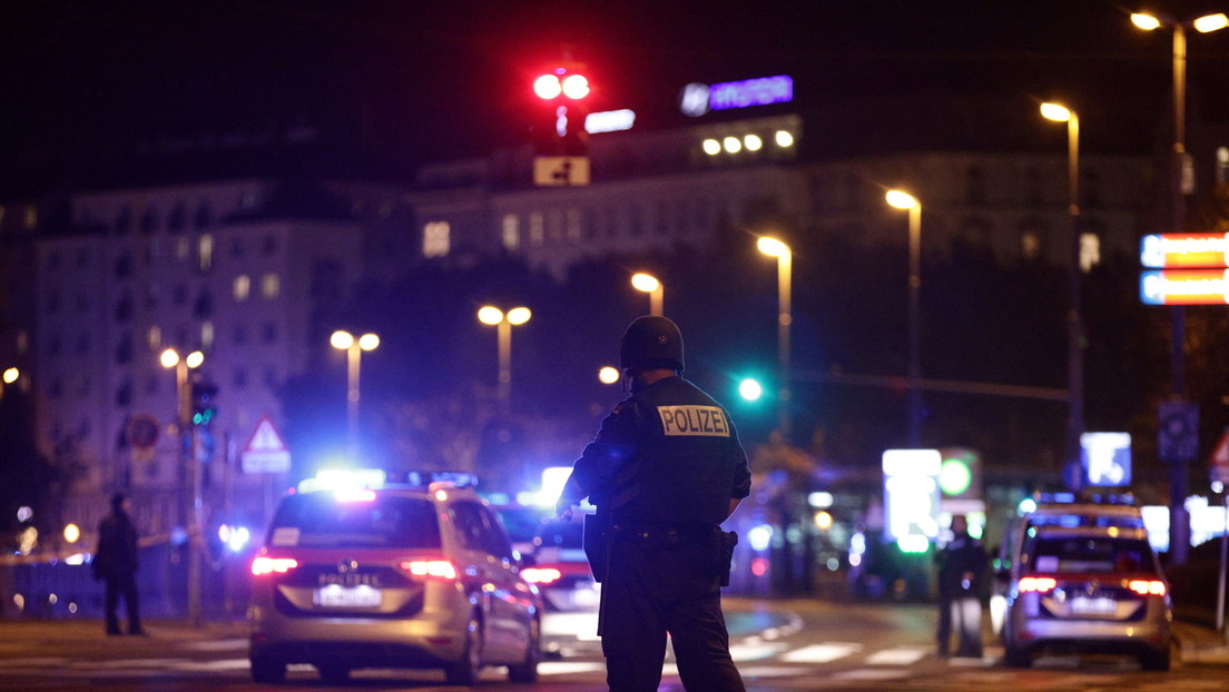 Detienen a uno de los sospechosos del tiroteo en el centro de Viena