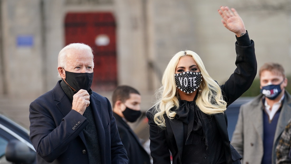 VIDEO: Lady Gaga viste ropa de camuflaje y toma cerveza en un mensaje apoyando a Biden y provoca una ola de críticas en la Red