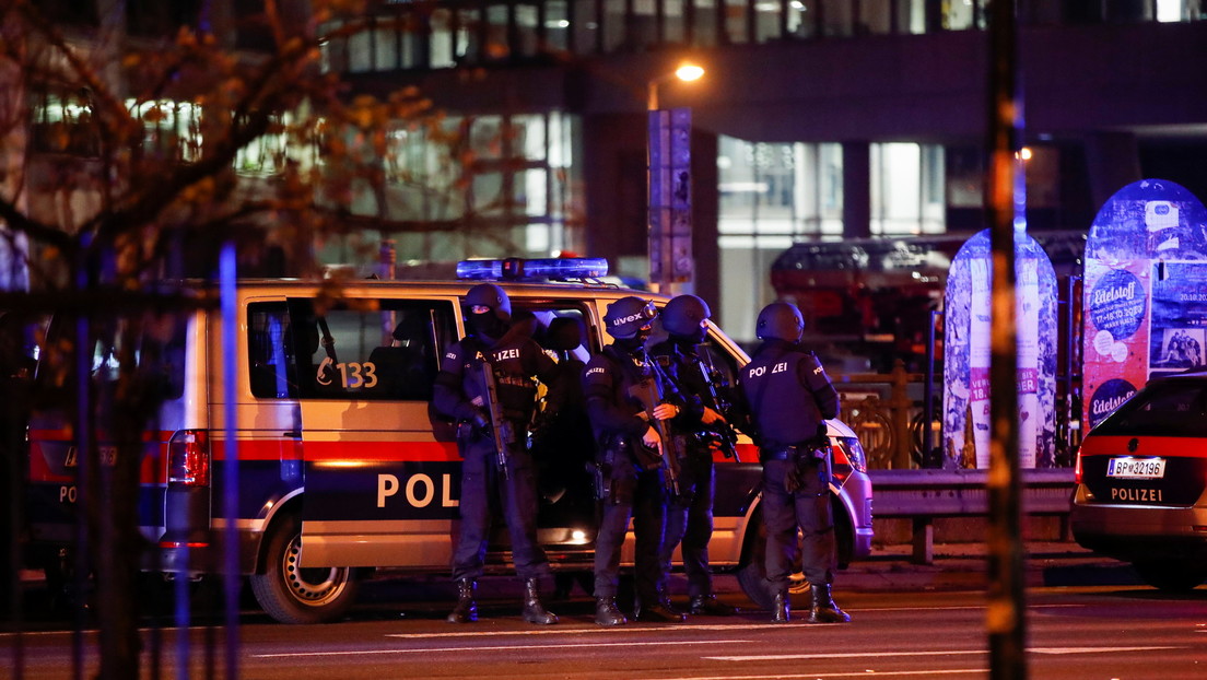 Terroristas abren fuego en seis puntos de Viena, dejando varios muertos y heridos