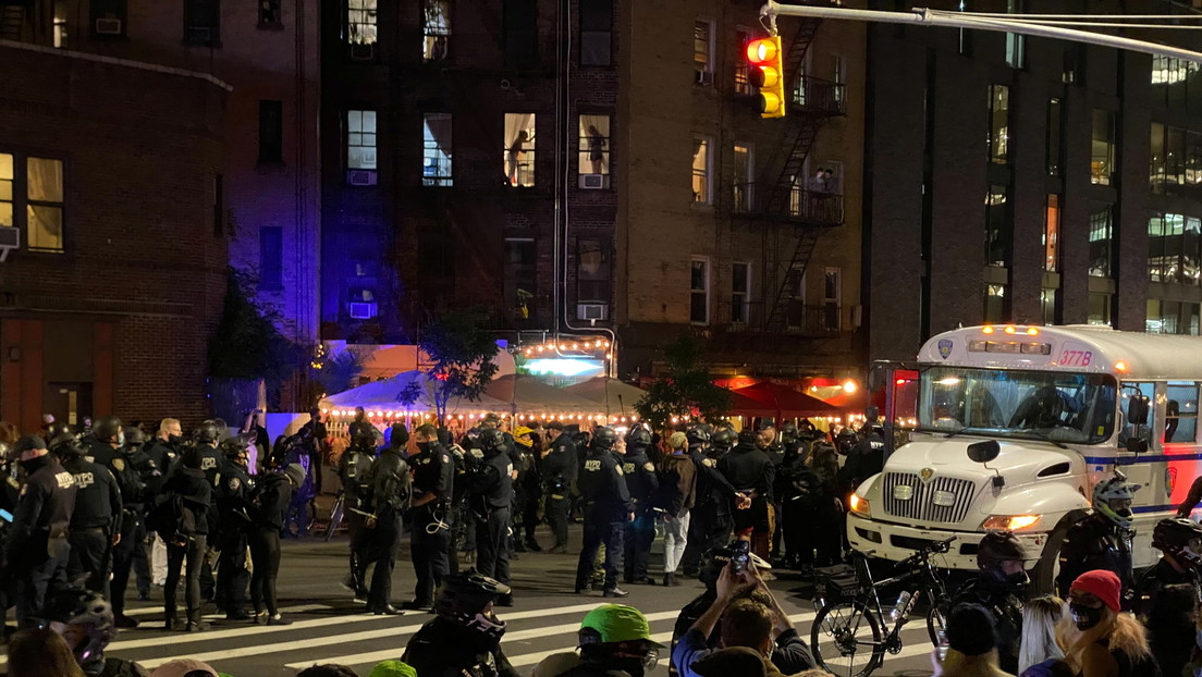 FOTOS, VIDEO: Enfrentamientos en Nueva York entre la Policía y manifestantes que exigen un recuento completo de votos
