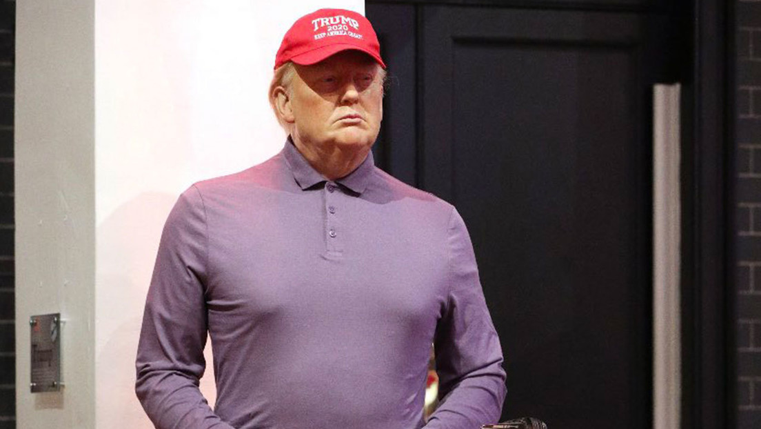 VIDEO: El Museo Madame Tussauds viste la figura de cera de Trump con atuendo de golf porque "está camino de dedicar más tiempo a su deporte favorito"