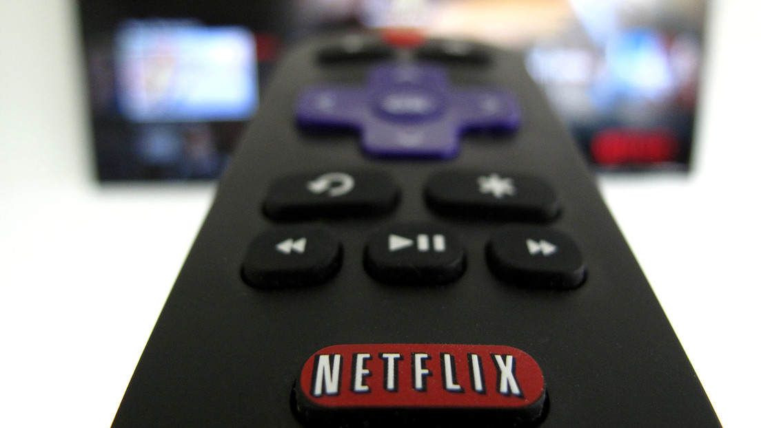 Netflix prueba un canal de contenido programado similar a la televisión para que los usuarios no tengan que elegir
