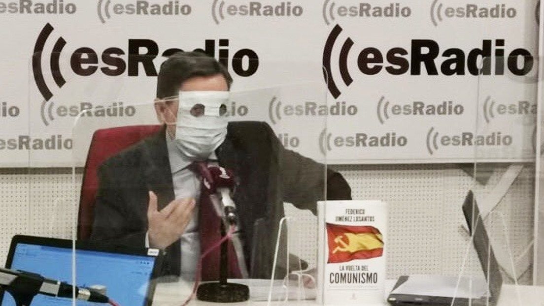 El video viral de un locutor español que se colocó dos mascarillas a modo de pasamontañas para emular a ETA