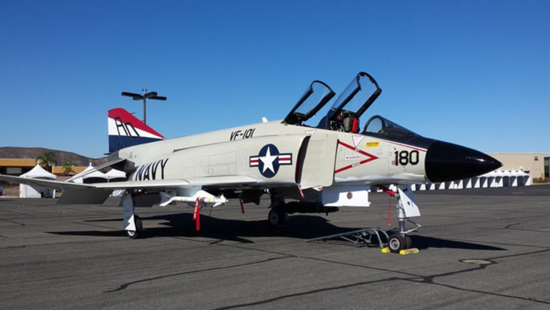 ¿Quiere tener un avión de combate F-4 Phantom? Un modelo real está en venta y puede volar con permiso civil