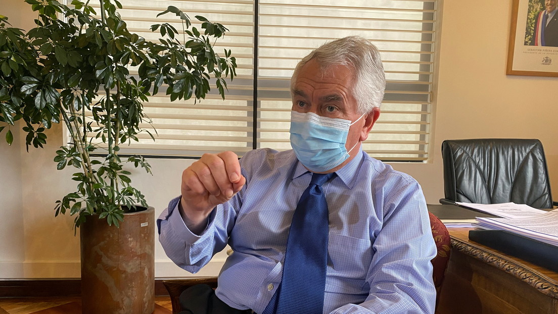 El ministro de Salud de Chile espera que la victoria de Biden sirva para evitar una "guerra" de vacunas contra el covid-19