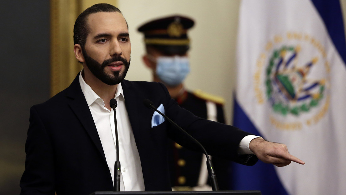 Bukele: "El Salvador no reconoce al Gobierno golpista de Merino"