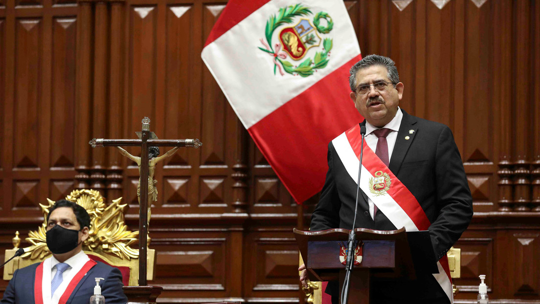 Renuncia el presidente interino de Perú, Manuel Merino