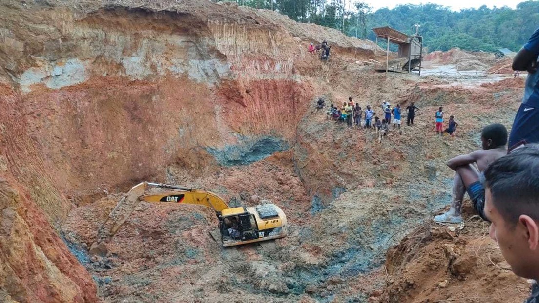 Cinco personas mueren tras el colapso de una mina ilegal en Ecuador