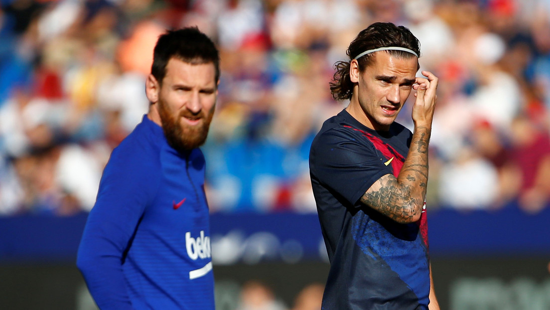 Simpatizantes del F.C. Barcelona increpan a Griezmann a la salida del entrenamiento y le exigen que respete a Messi (VIDEO)
