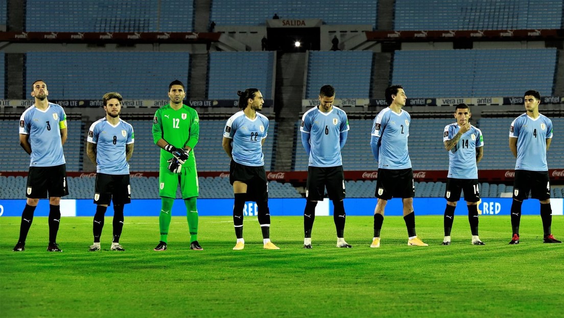 Gobierno de Uruguay multa a la selección de fútbol por un brote de covid-19 tras el contagio de 10 jugadores en una concentración
