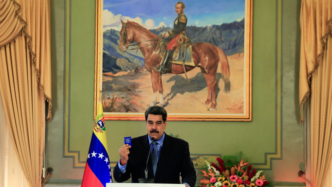 Maduro afirma que Venezuela ya está produciendo "toda la gasolina que necesita"