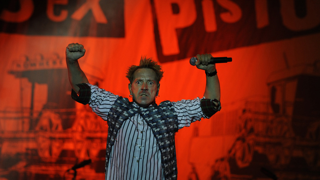 El exvocalista de Sex Pistols Johnny Rotten dice que sufrió una picadura de pulga en los genitales