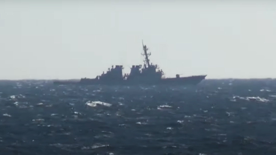 VIDEO: El destructor de EE.UU. John S. McCain se adentra en aguas territoriales de Rusia y es expulsado por un destructor