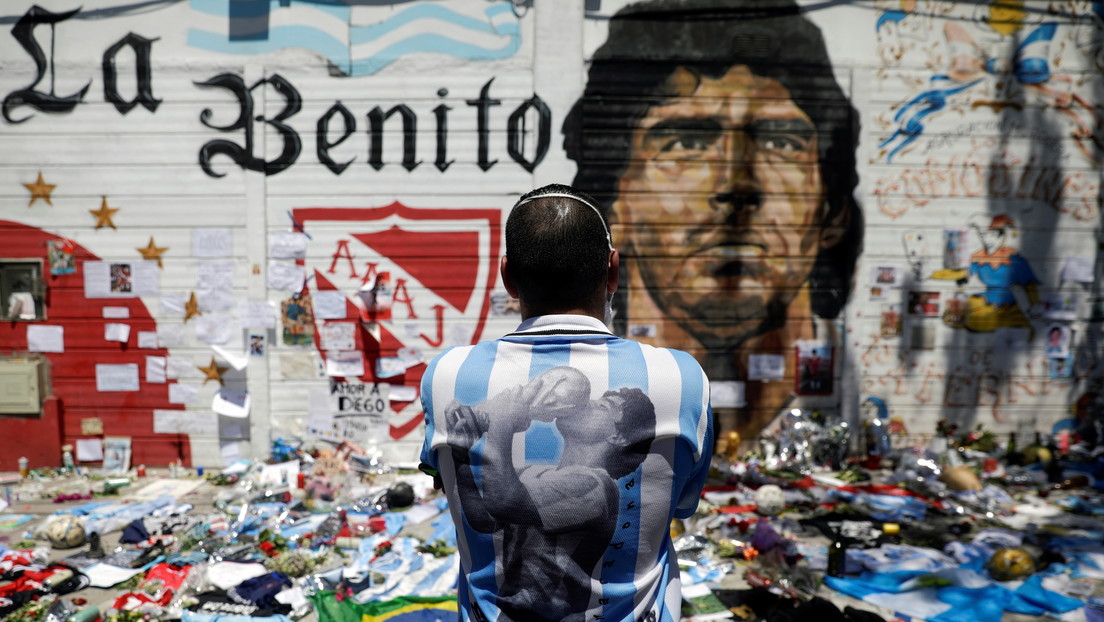Un periodista argentino asegura que Maradona había pedido ser embalsamado y exhibido tras su muerte