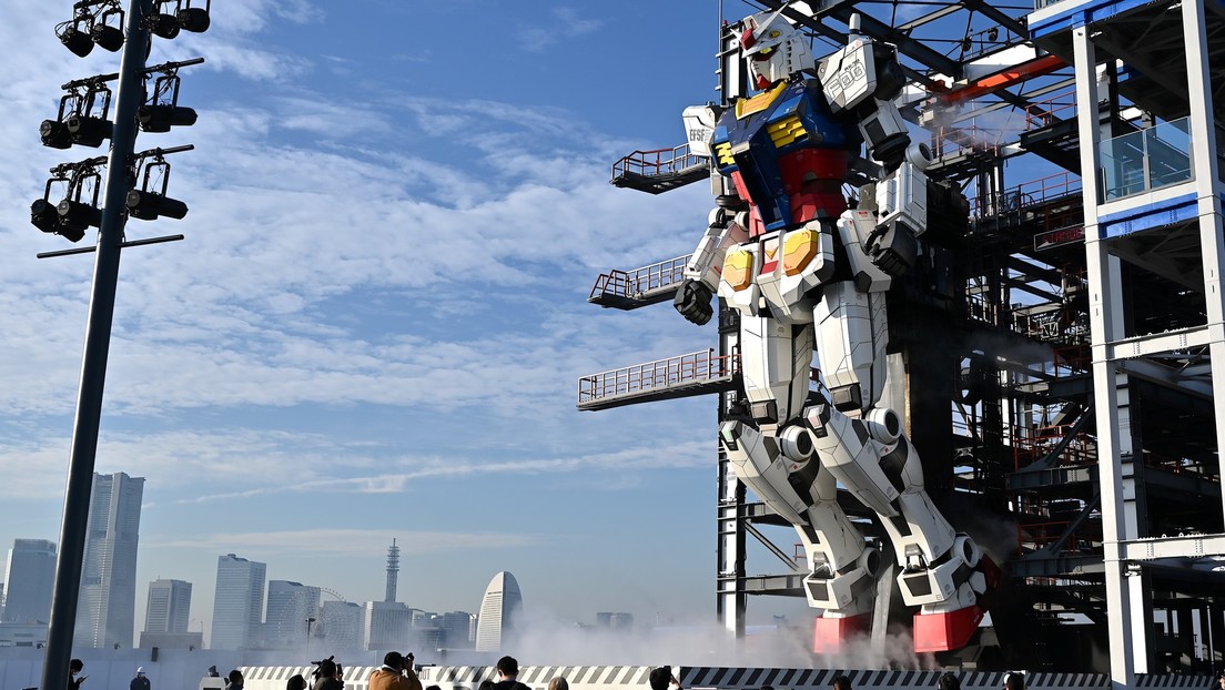 VIDEO: Presentan un gigantesco 'robot de combate' inspirado en la serie animada Gundam