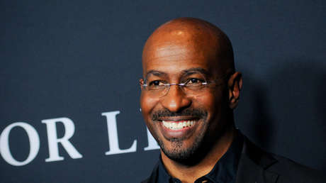 VIDEO: Un experto de la CNN rompe a llorar comentando en directo la victoria de Joe Biden