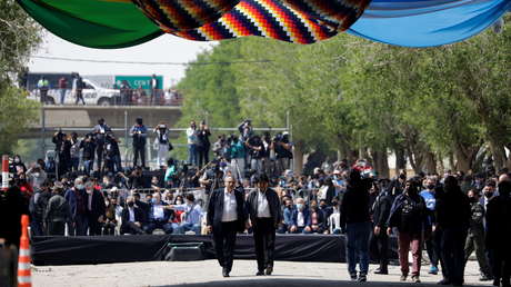 "Volver a mi patria que tanto quiero me llena de alegría": Evo Morales regresa a Bolivia después de un año en el exilio