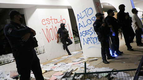 México: Deja su cargo el jefe de Policía de Quintana Roo tras la represión a balazos contra feministas