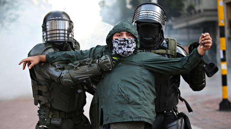 Denuncian el "asesinato masivo" de nueve jóvenes en una estación de policía colombiana (VIDEO)