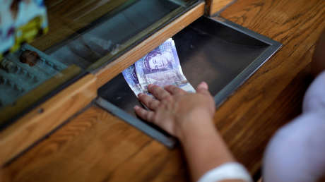 Una mujer simula que padece cáncer, recauda 59.000 dólares y los gasta en viajes y juegos de azar