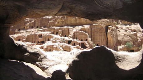 Hallan dos antiguas tumbas de insólita forma piramidal en China